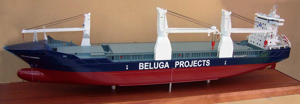 BELUGA Mehrzweckschiff ohne Ladung an Deck